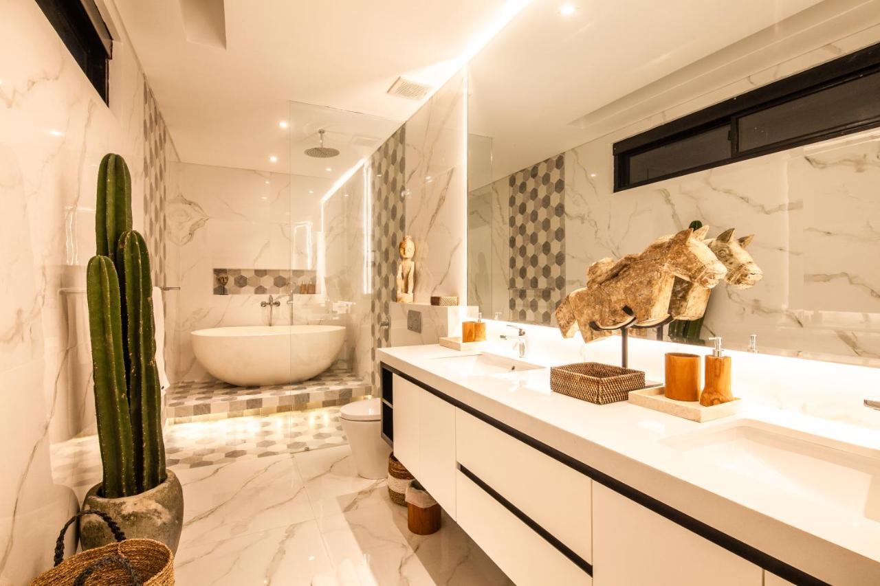 Luxury Villa Devina I Seminyak I Yoga & Gym Exteriör bild