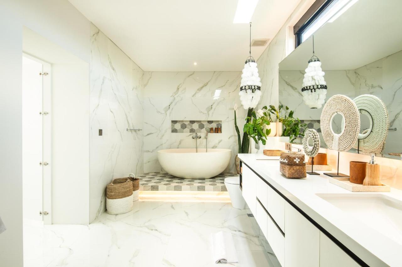 Luxury Villa Devina I Seminyak I Yoga & Gym Exteriör bild